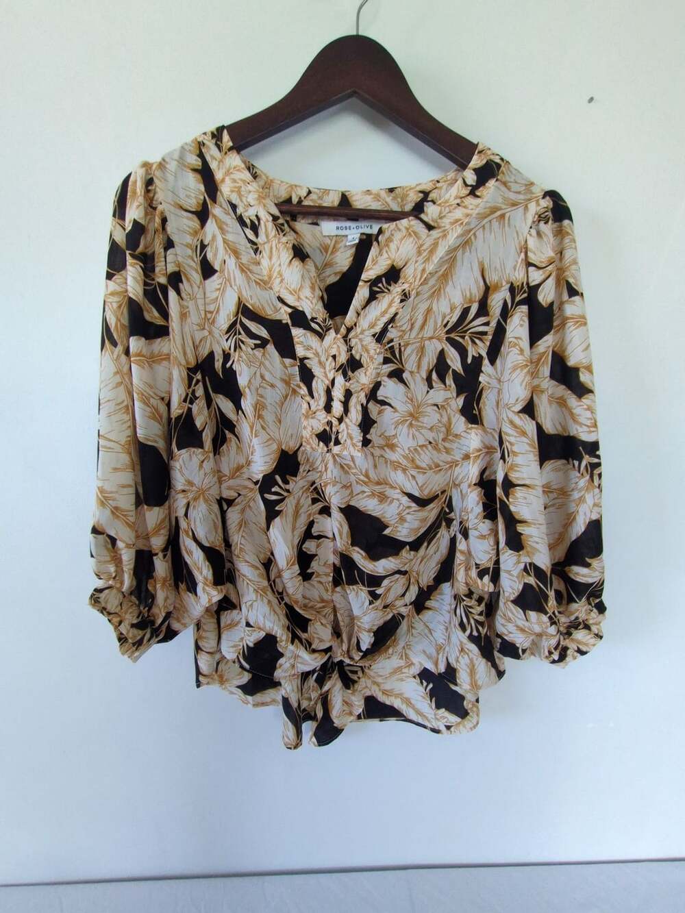 Rose + Olive Blouse Size S Black Tan Floral Print